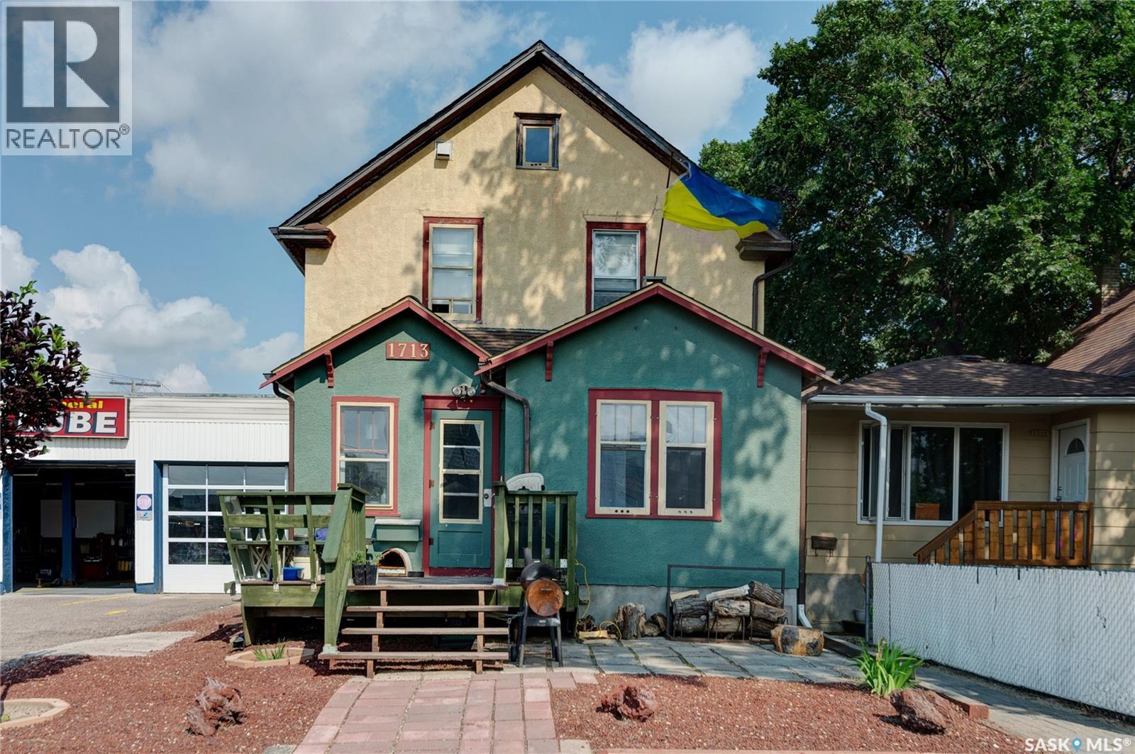 1713 St John STREET Property Photo 1