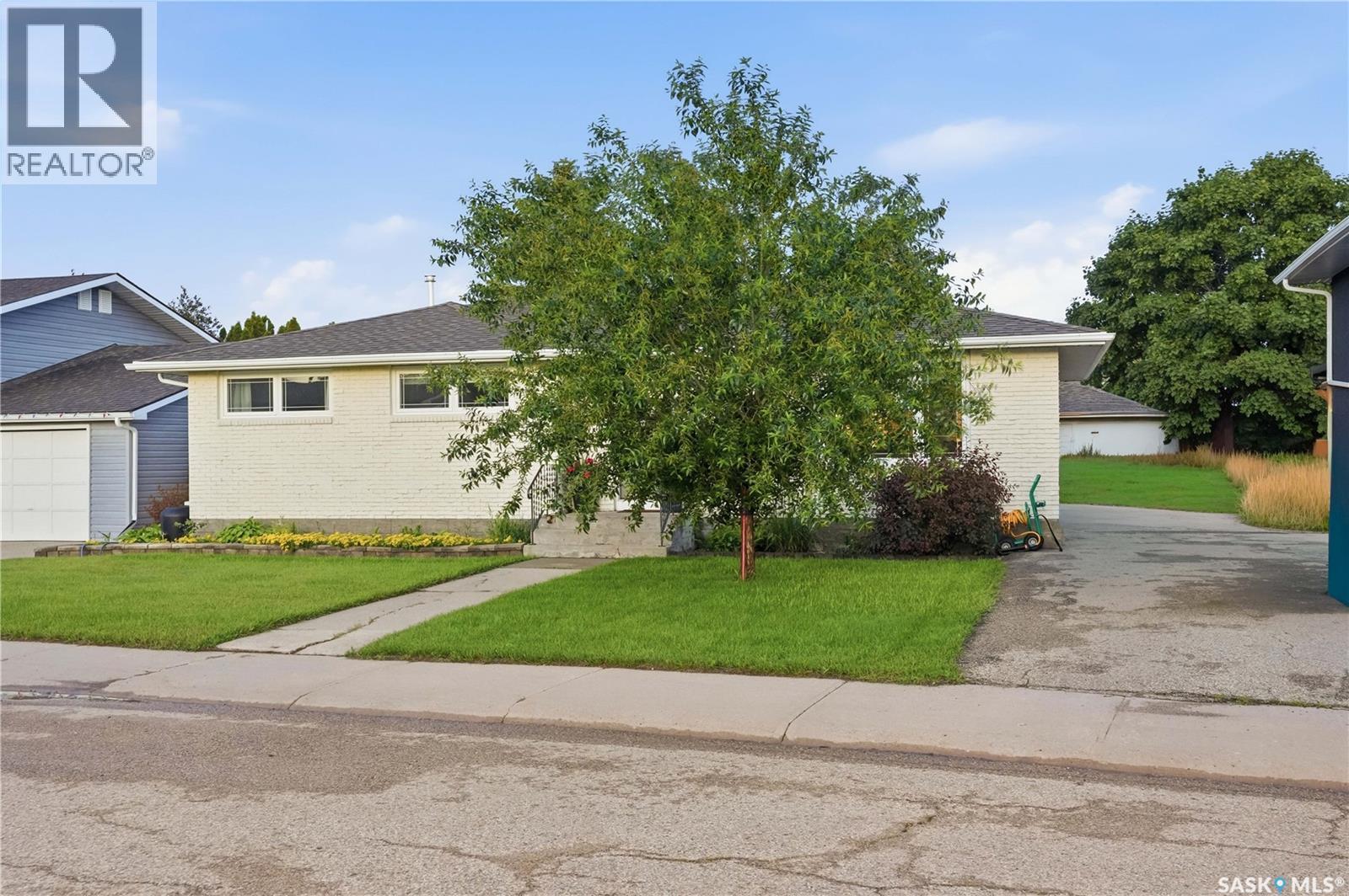 1313 Prince Crescent Property Photo 2