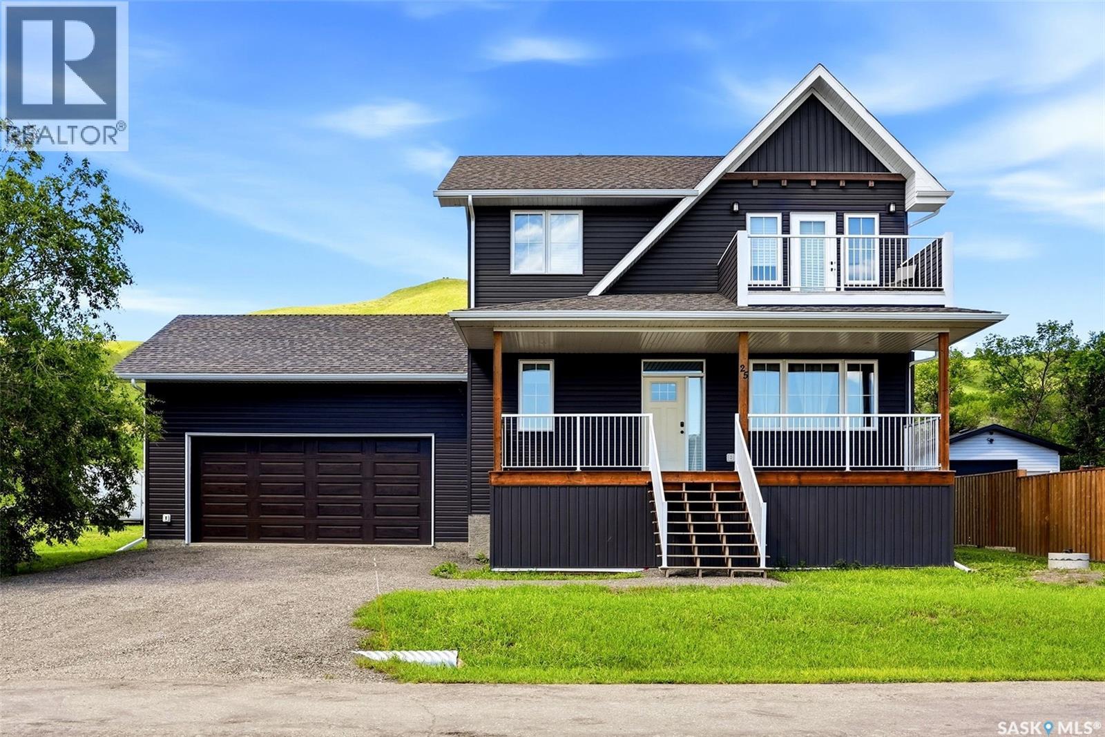 25 Aaron Drive Property Photo 2