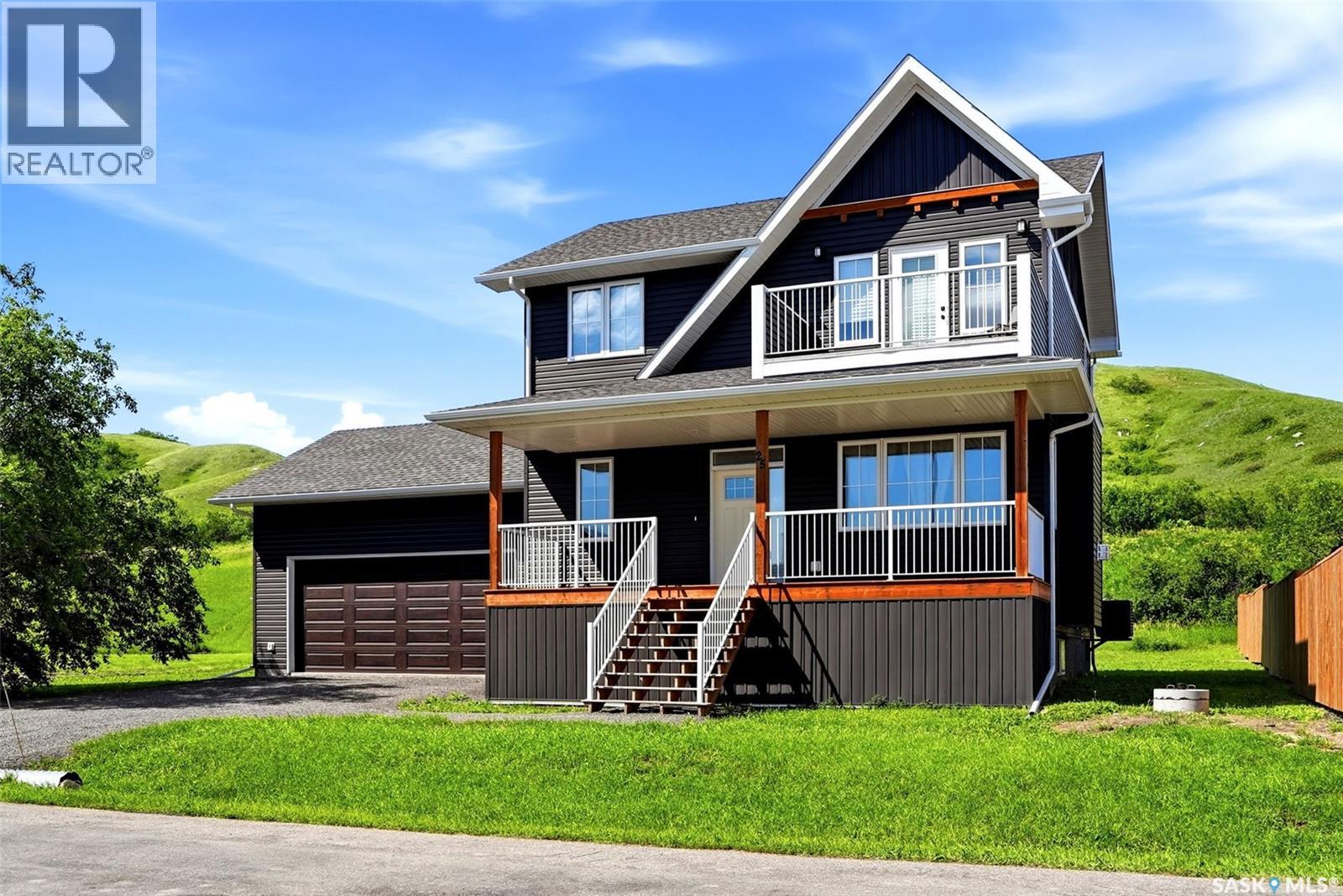 25 Aaron Drive Property Photo 3