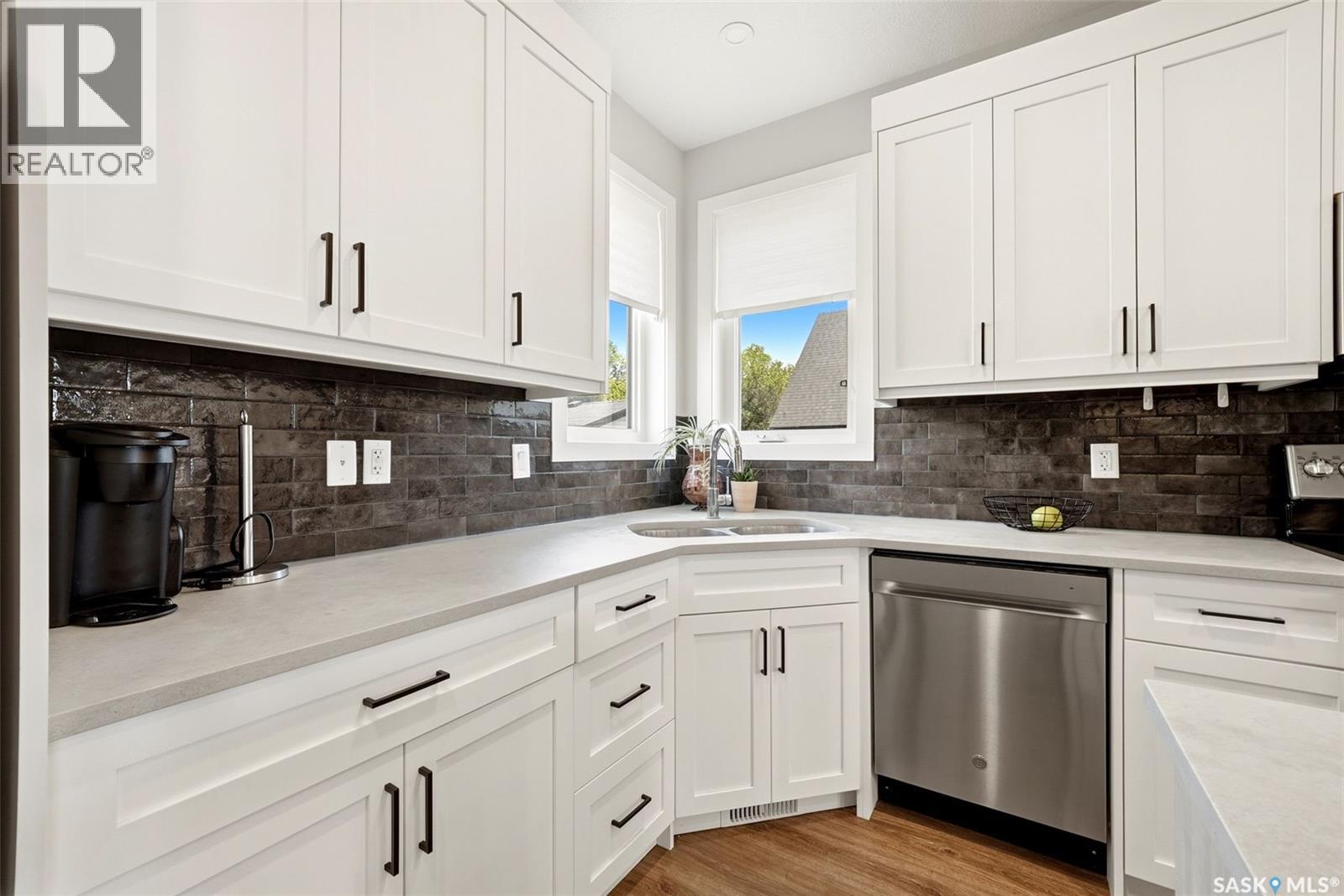 25 Aaron Drive Property Photo 11