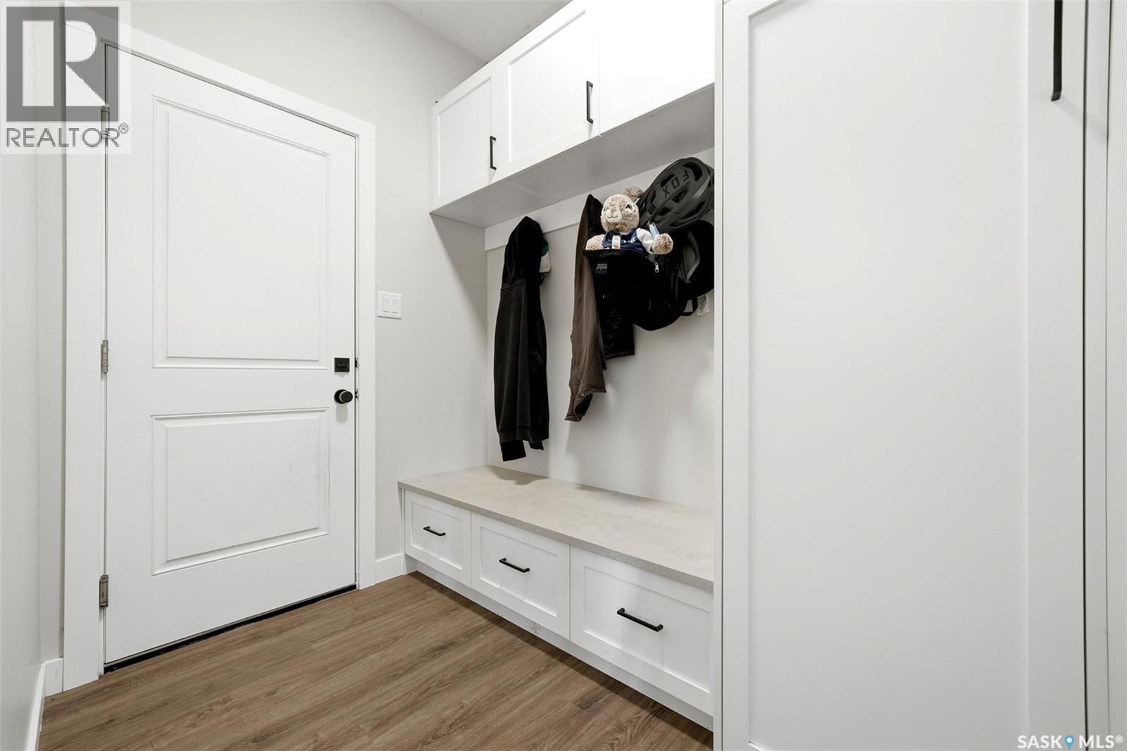 25 Aaron Drive Property Photo 17