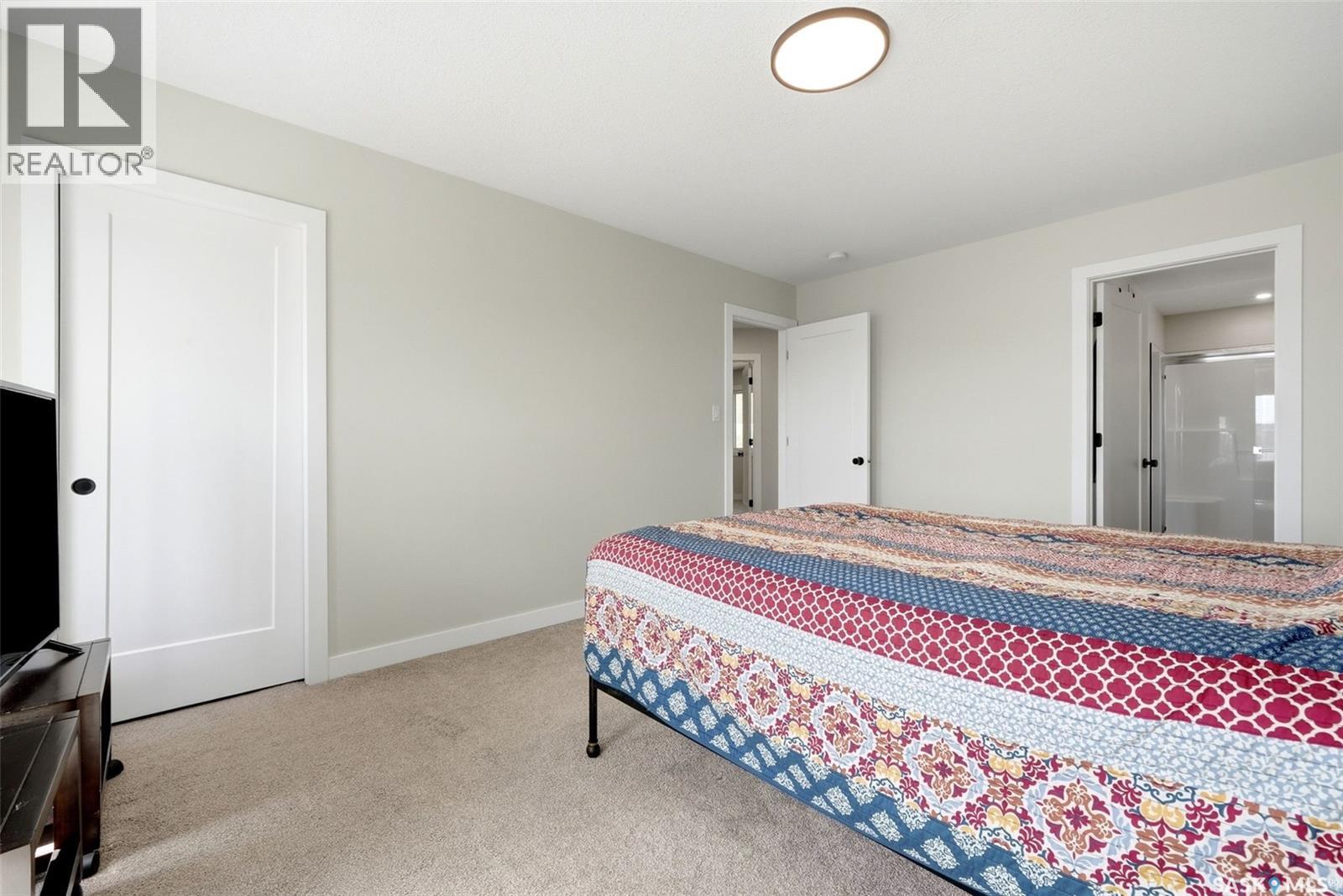 25 Aaron Drive Property Photo 20