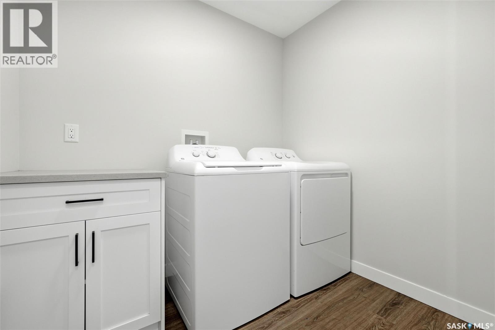 25 Aaron Drive Property Photo 29