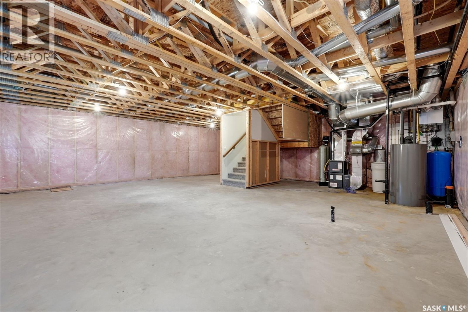 25 Aaron Drive Property Photo 32