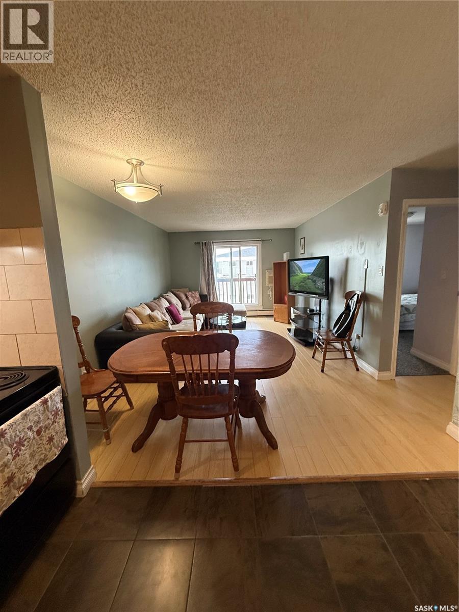 403 522 X Avenue S Property Photo 5