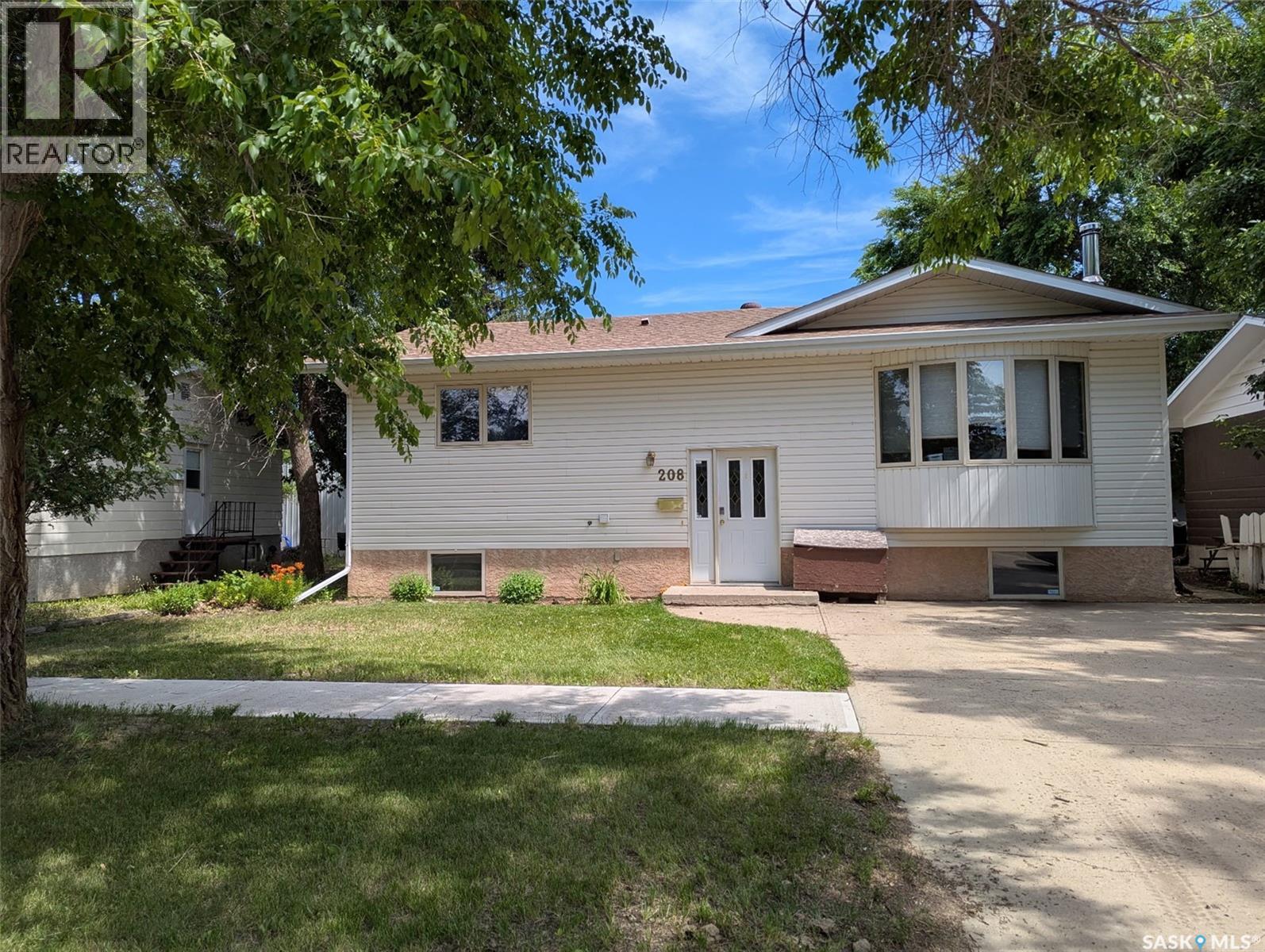 208 Herbert Street Property Photo 1