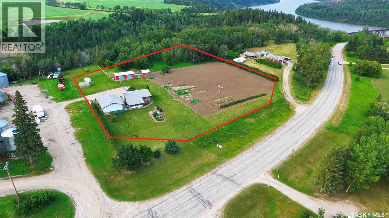 Koehnlein Acreage Property Photo 2
