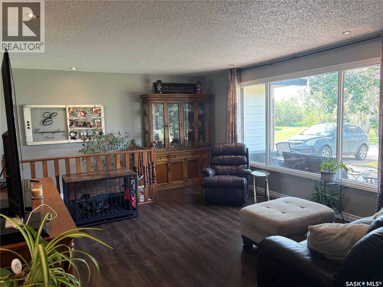 Emperingham Acreage Property Photo 4