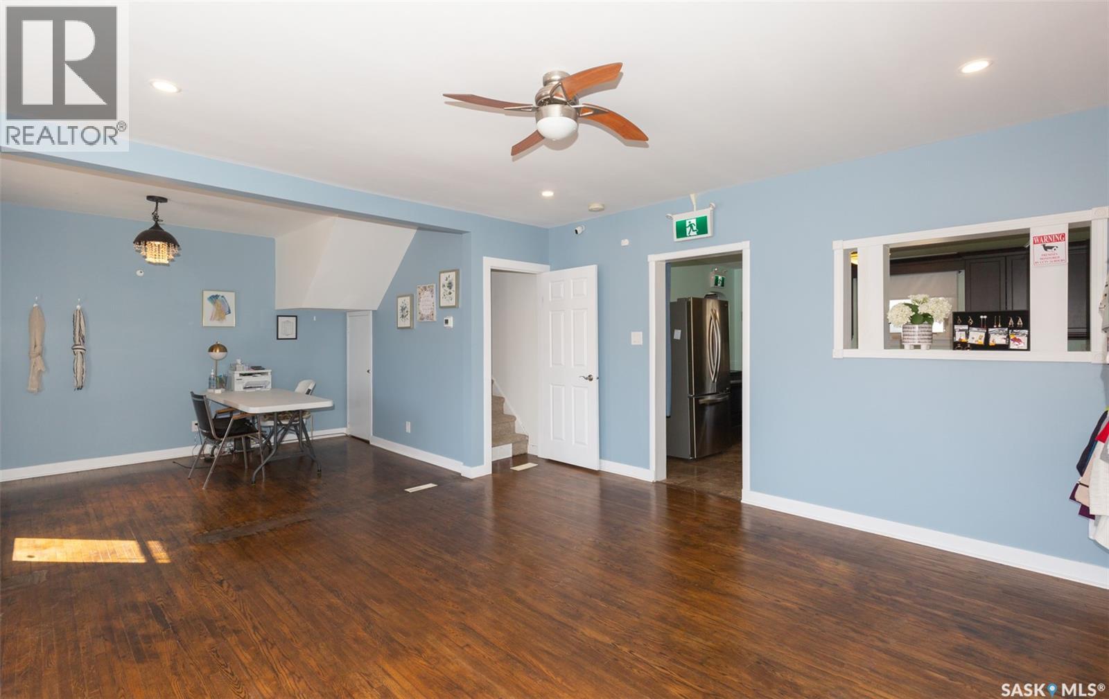 454 Fairford Street W Property Photo 3