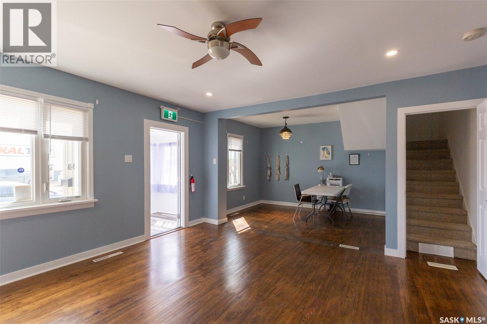 454 Fairford Street W Property Photo 4