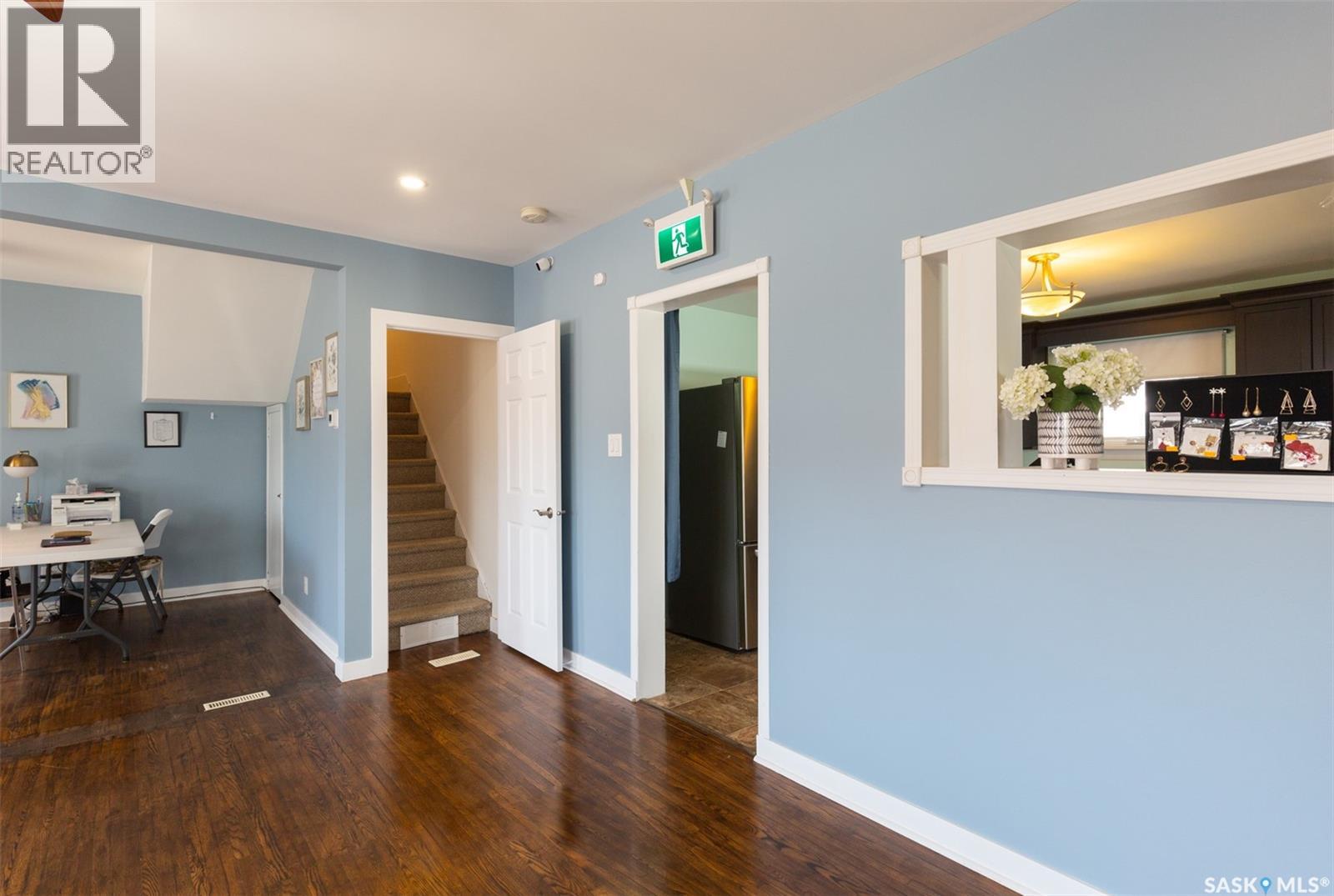 454 Fairford Street W Property Photo 5