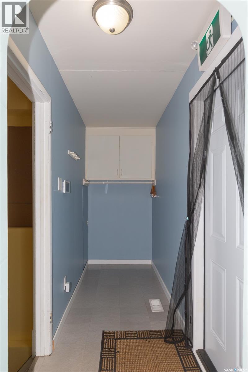 454 Fairford Street W Property Photo 8