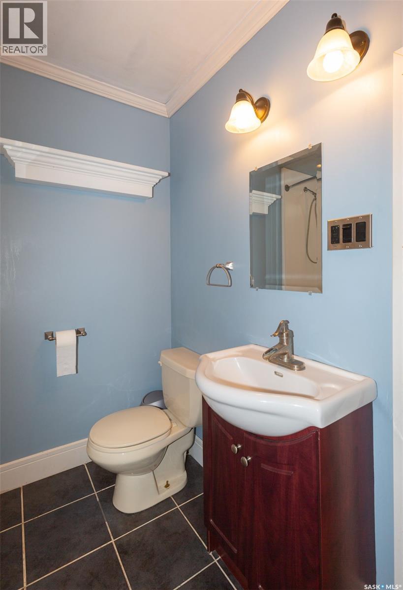 454 Fairford Street W Property Photo 11