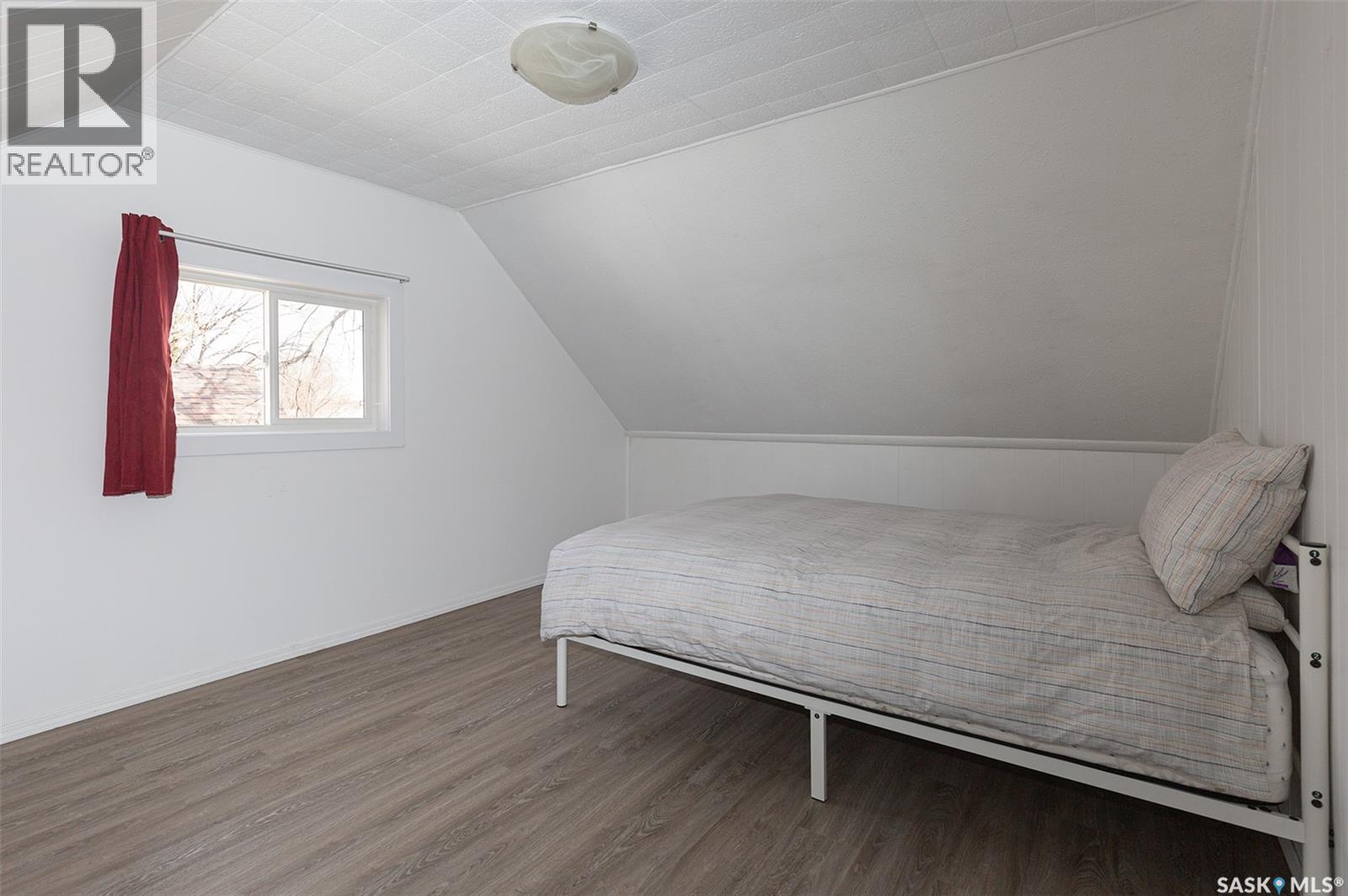454 Fairford Street W Property Photo 13