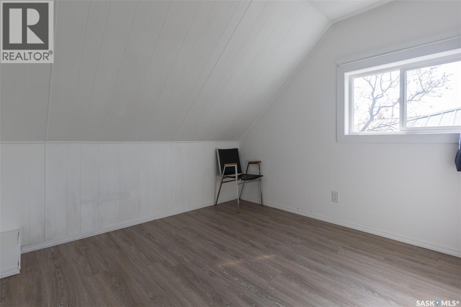 454 Fairford Street W Property Photo 15