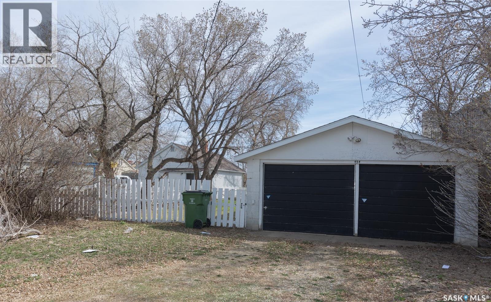 454 Fairford Street W Property Photo 21