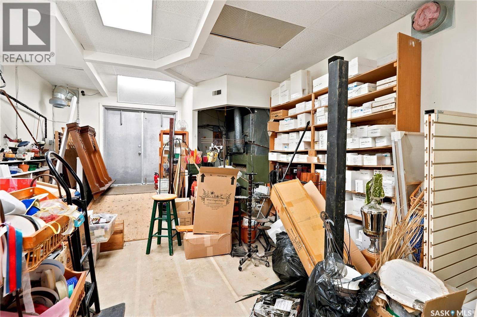 181 Broadway Street W Property Photo 21
