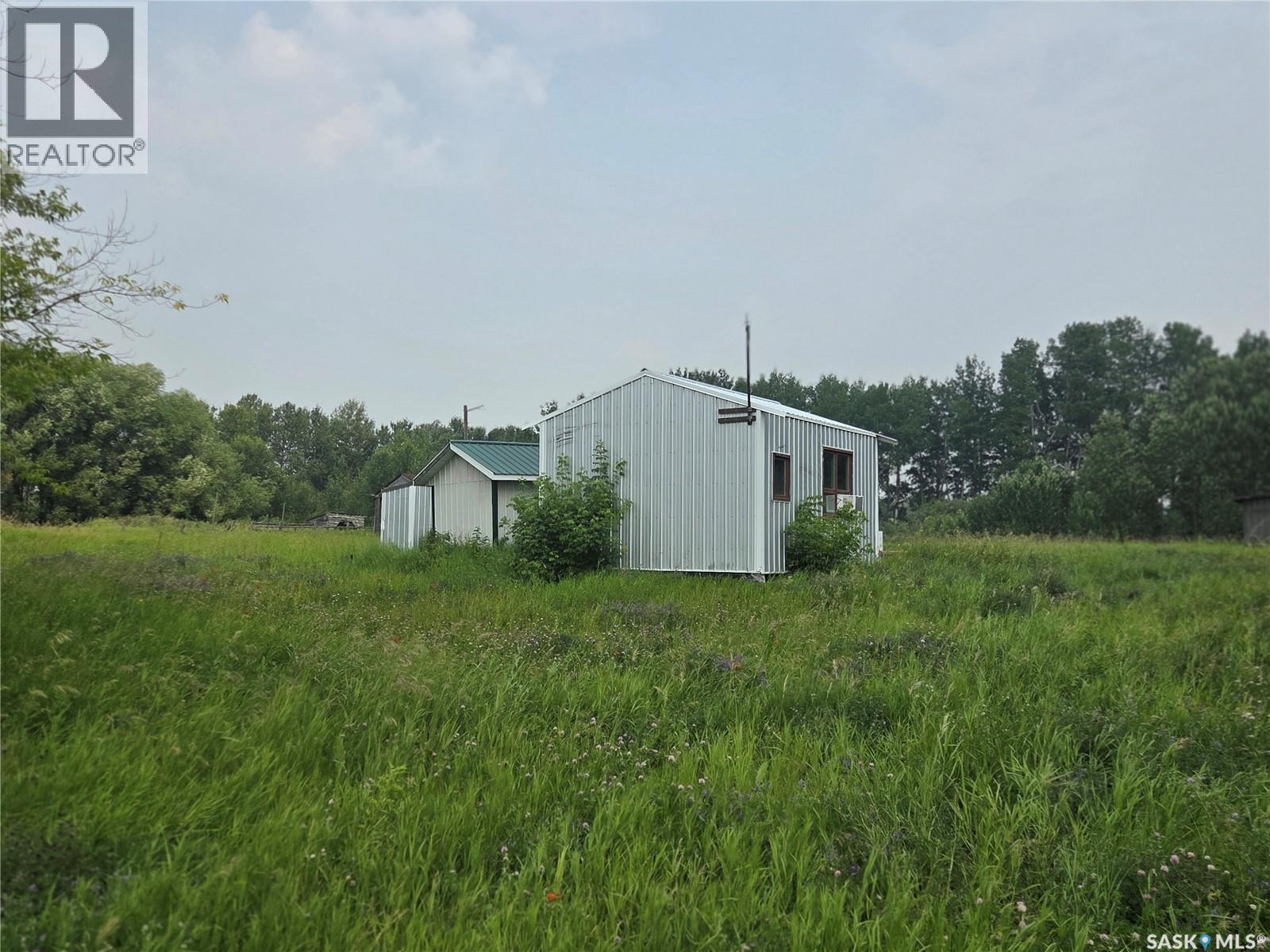 Small Quarter Property Photo 6