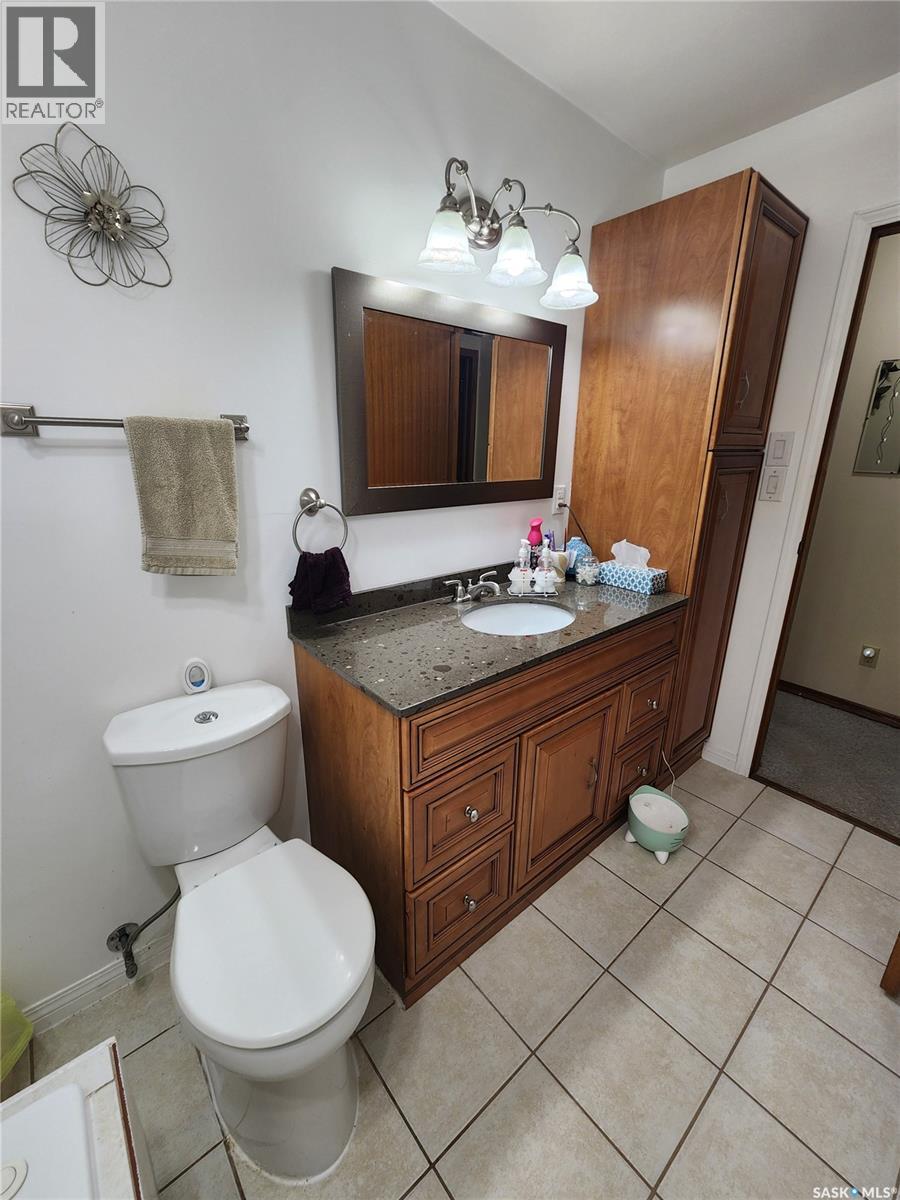 808 Assiniboia Avenue Property Photo 15