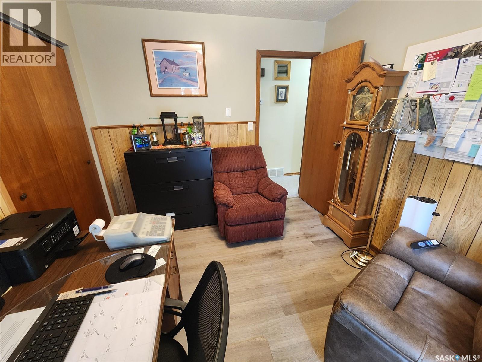 808 Assiniboia Avenue Property Photo 20