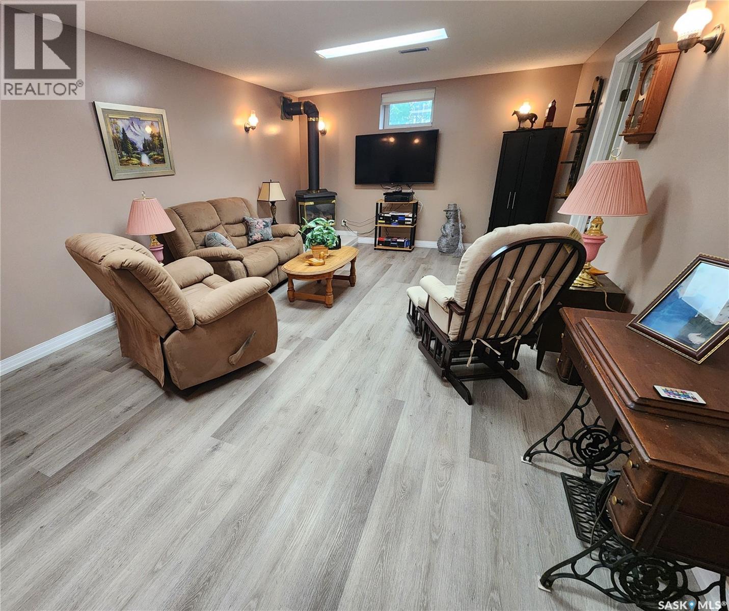 808 Assiniboia Avenue Property Photo 21