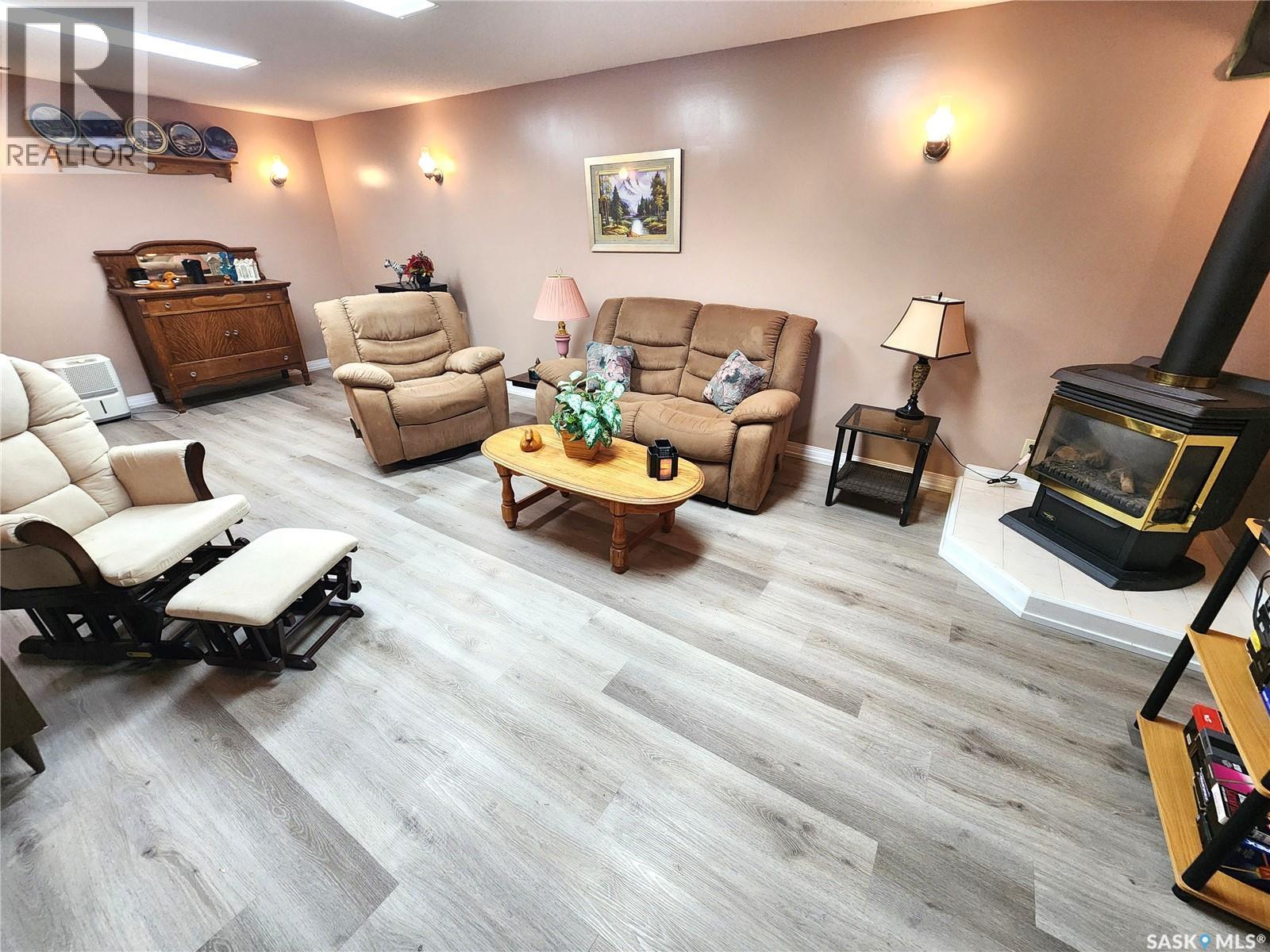808 Assiniboia Avenue Property Photo 22