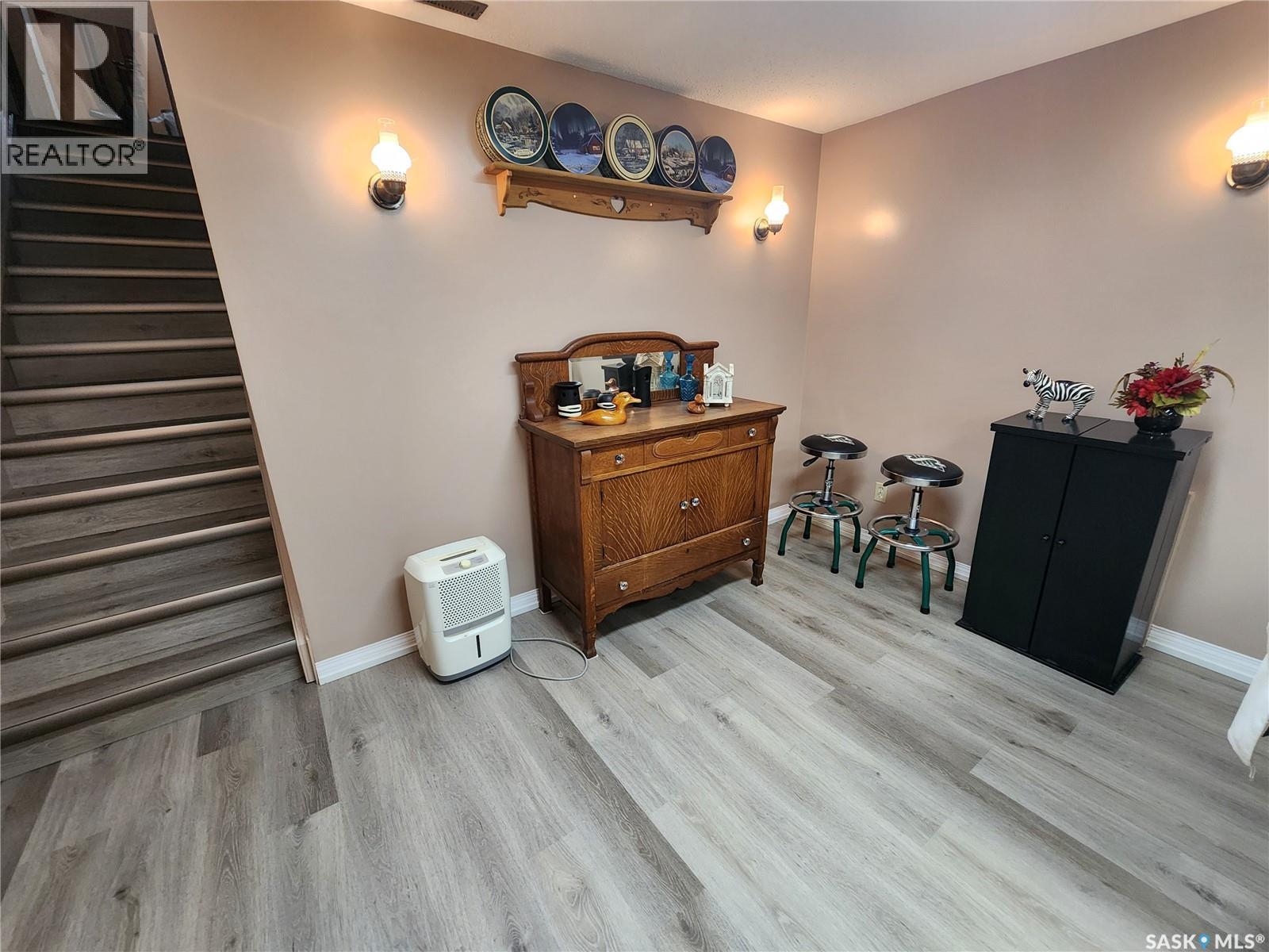 808 Assiniboia Avenue Property Photo 23