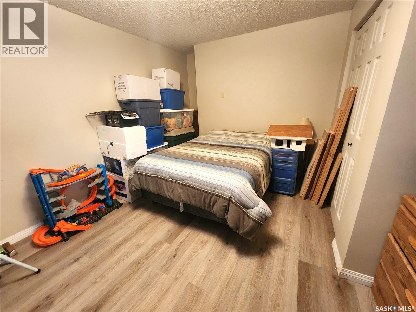808 Assiniboia Avenue Property Photo 28