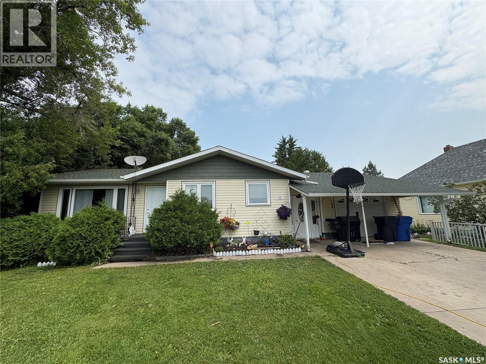 312 Bismark Avenue Property Photo 1