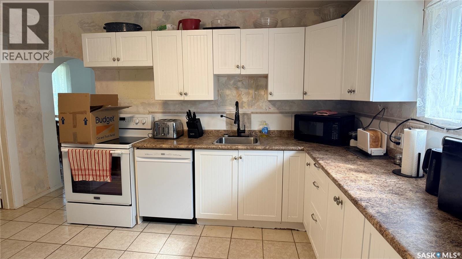 402 Saskatchewan Avenue Property Photo 4