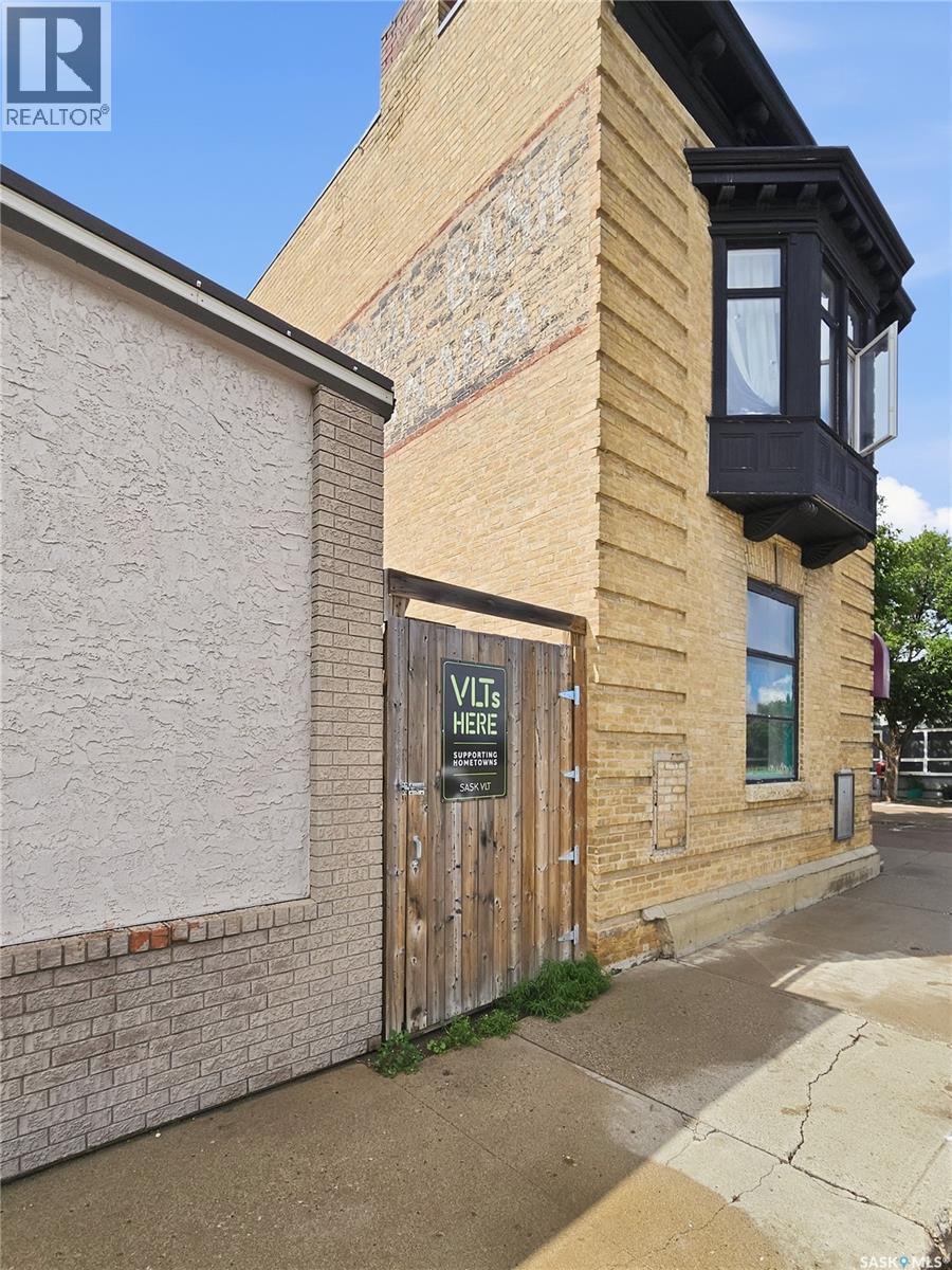 702 Railway Avenue Property Photo 4