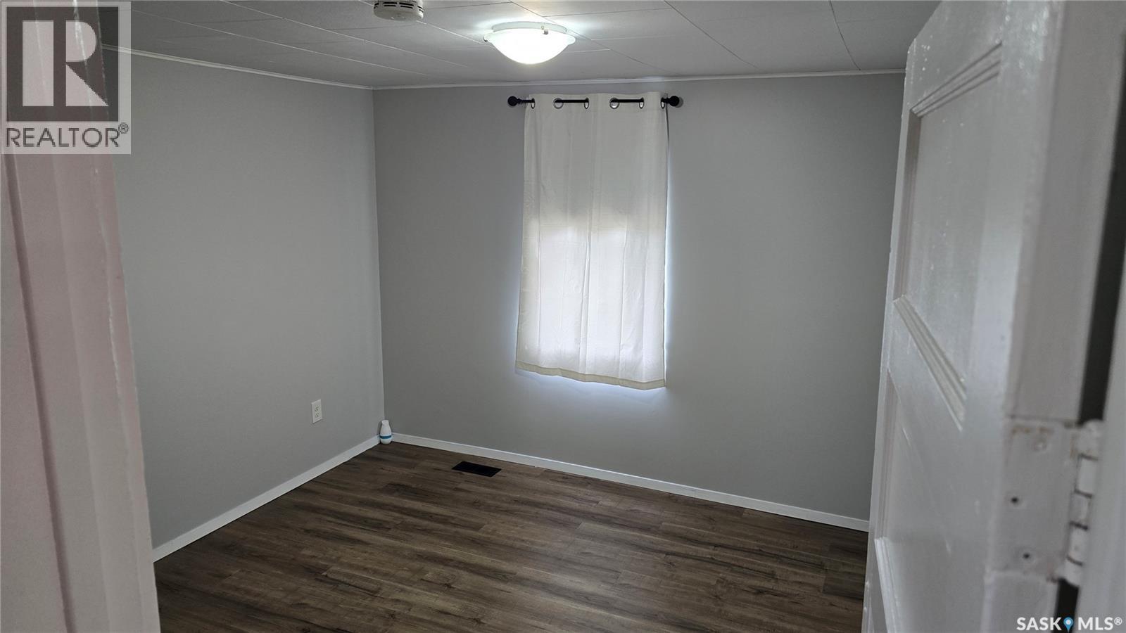 206 Irvine Street Property Photo 4