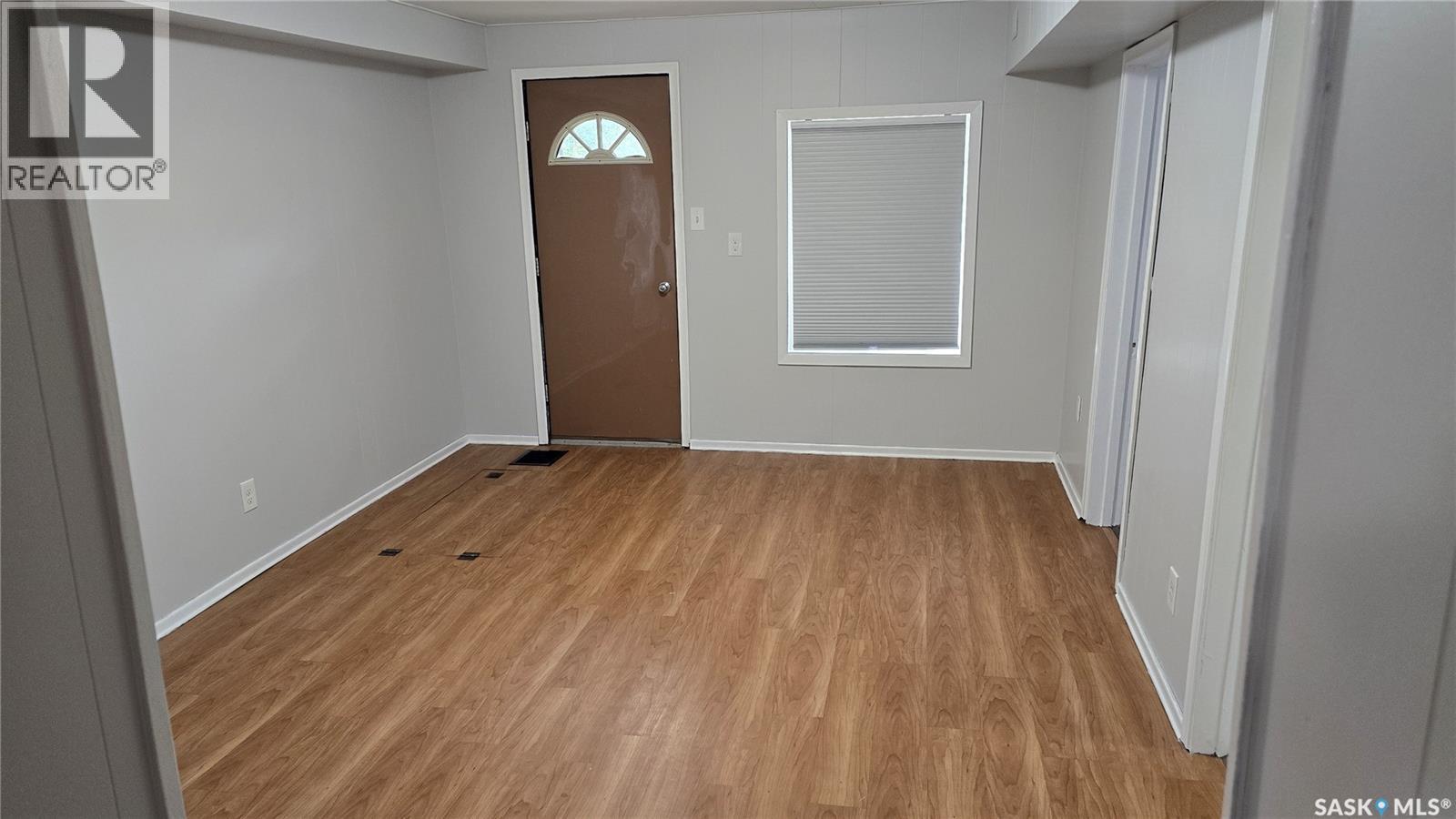 206 Irvine Street Property Photo 5
