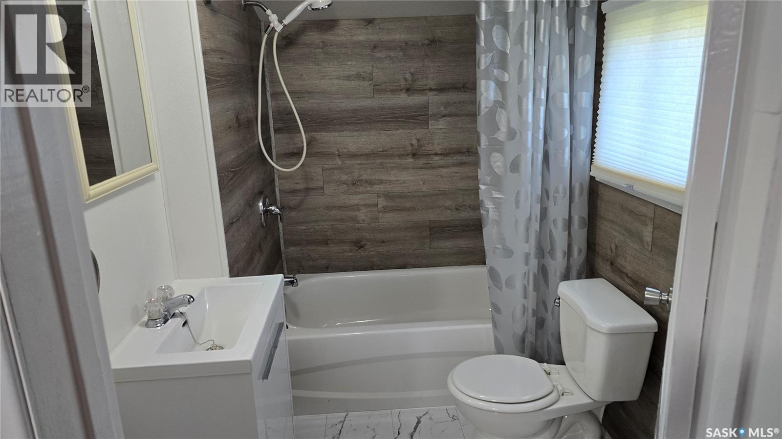 206 Irvine Street Property Photo 6