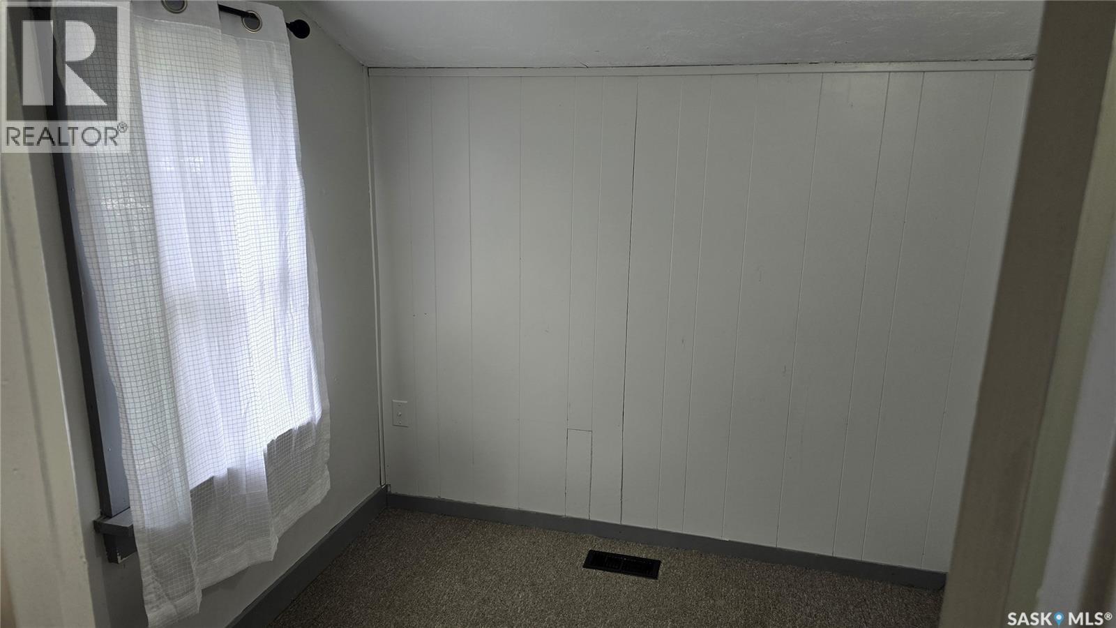 206 Irvine Street Property Photo 7