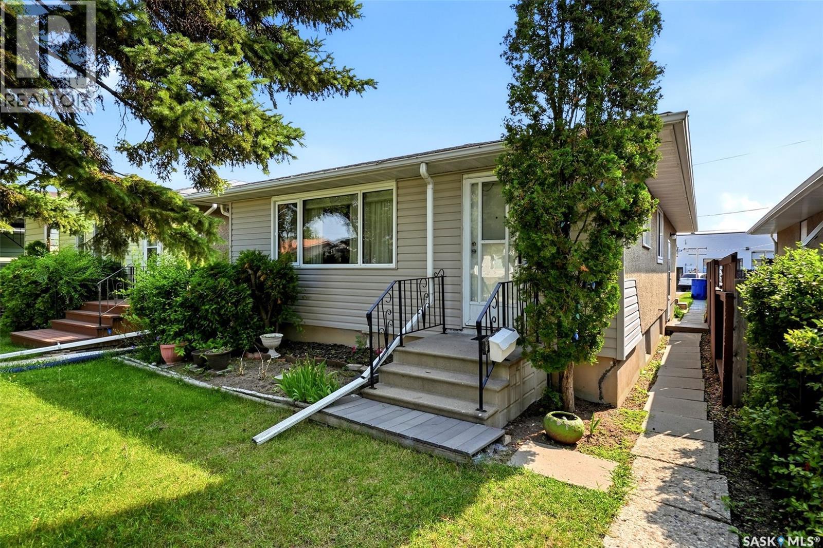 273 Angus Street Property Photo 1