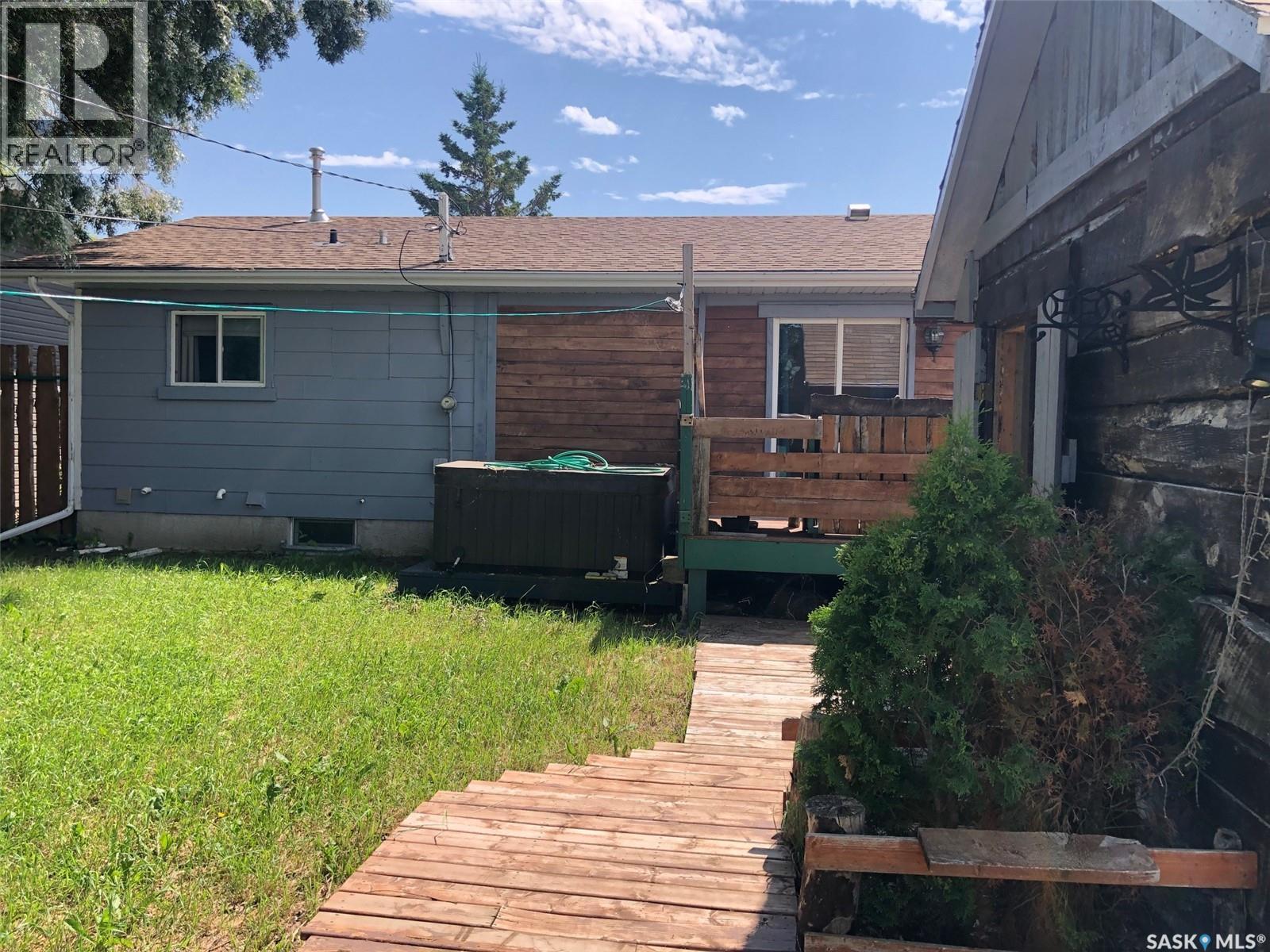 303 6th Avenue Property Photo 8