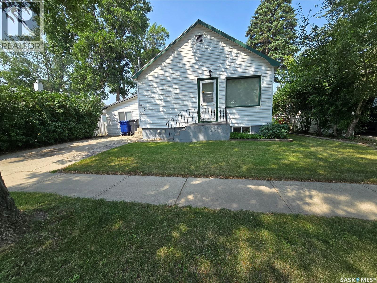 223 9TH STREET Property Photo 1