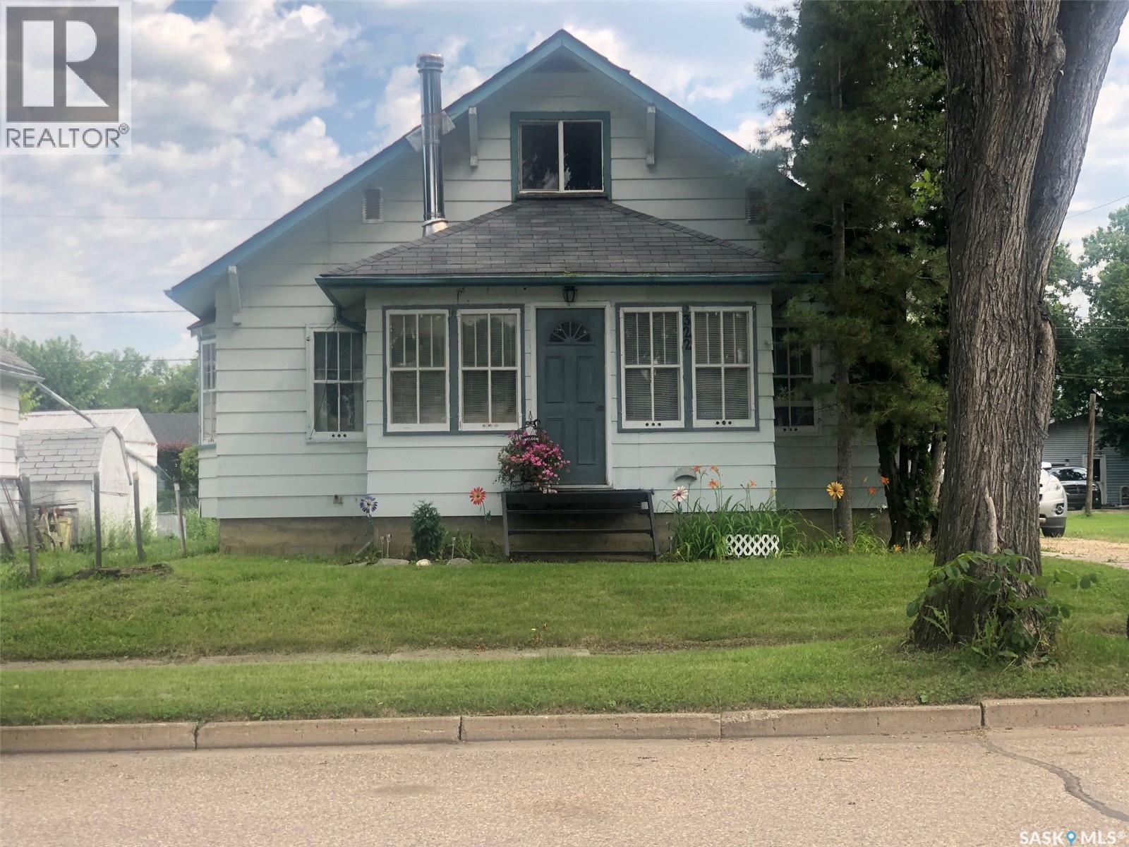 322 5th Avenue E Property Photo 1