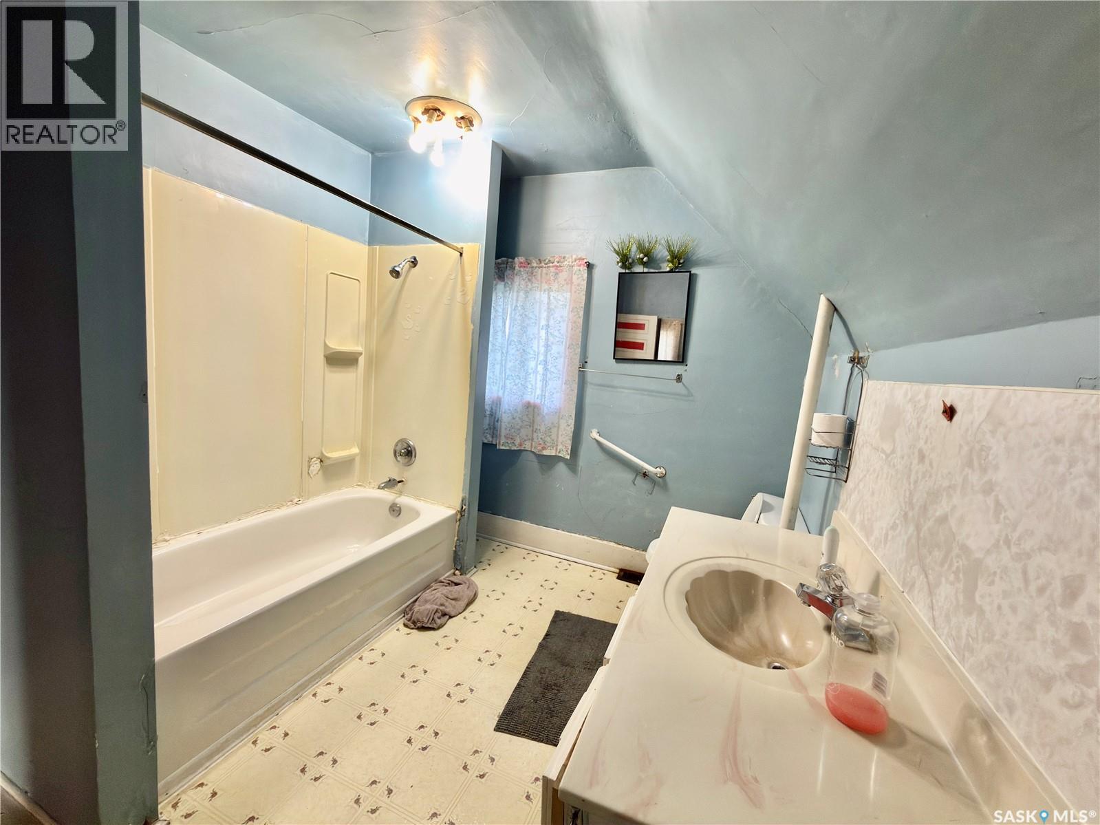 313 Grant Avenue Property Photo 22