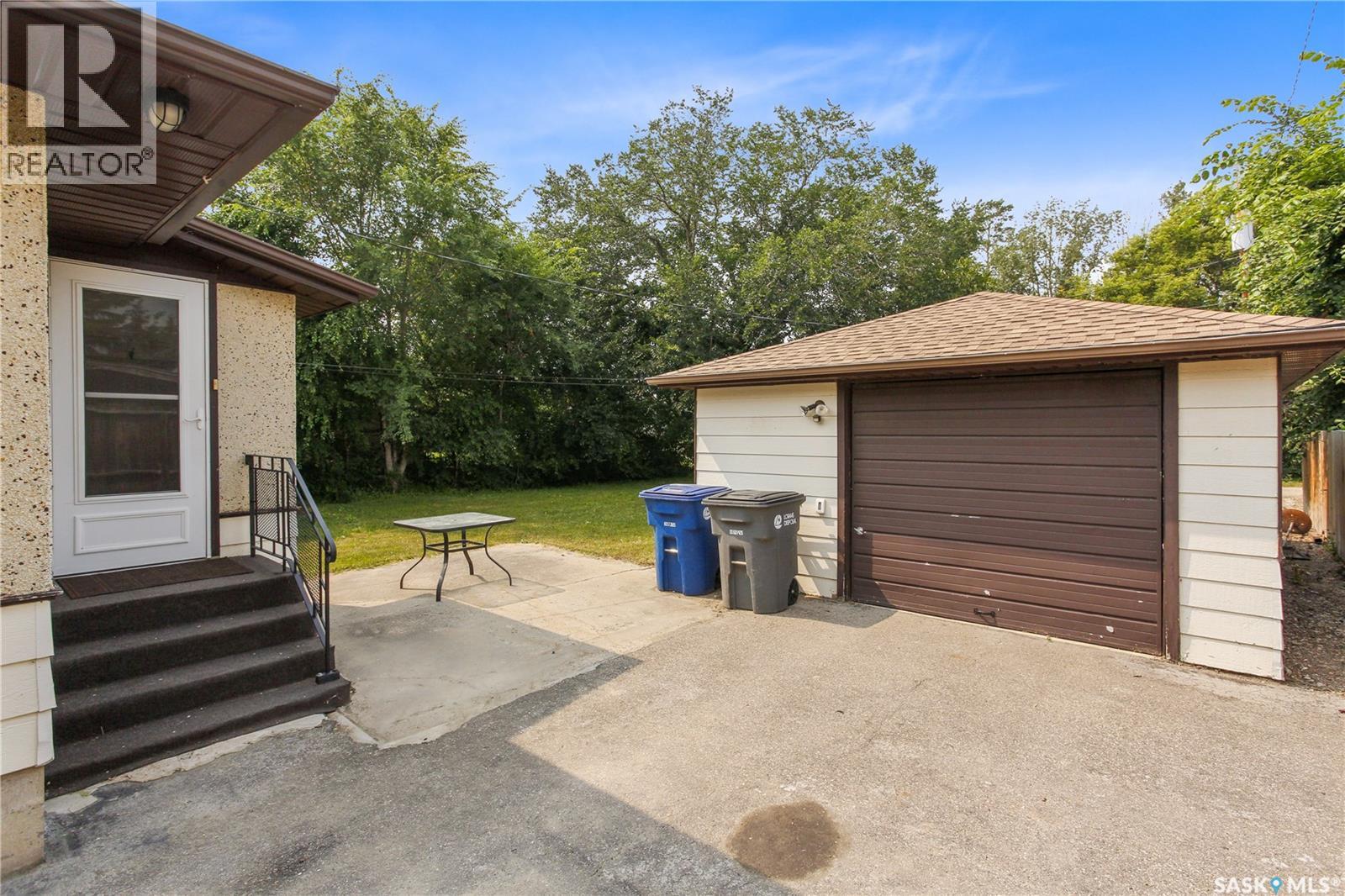 208 Edwards Street Property Photo 3