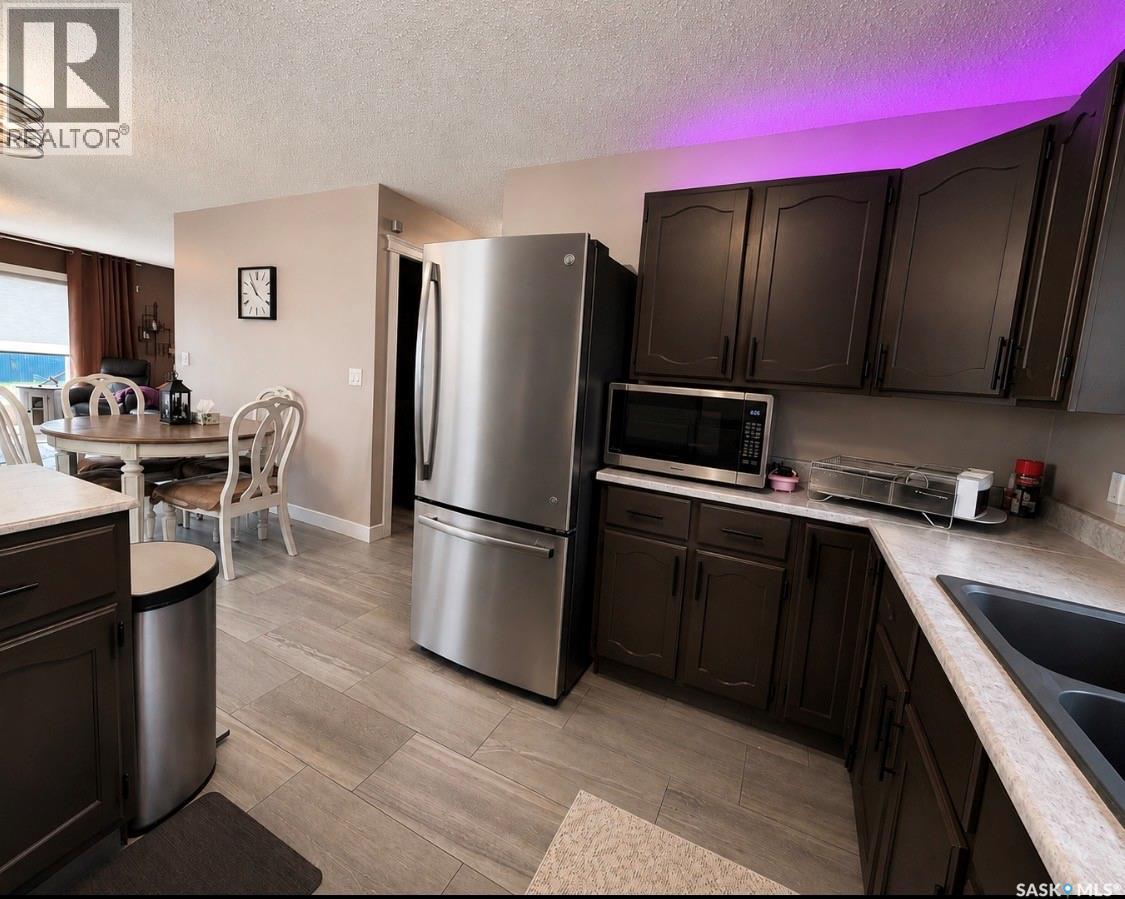 105 5th Avenue Property Photo 6