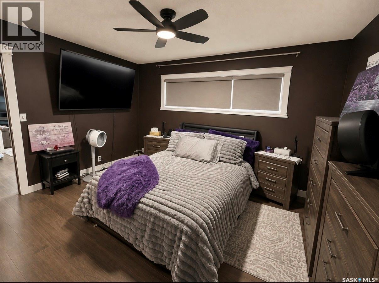 105 5th Avenue Property Photo 12