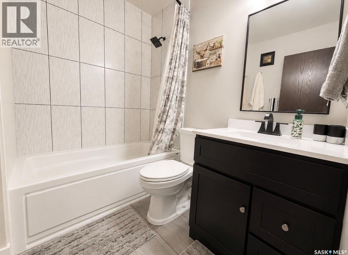 105 5th Avenue Property Photo 15