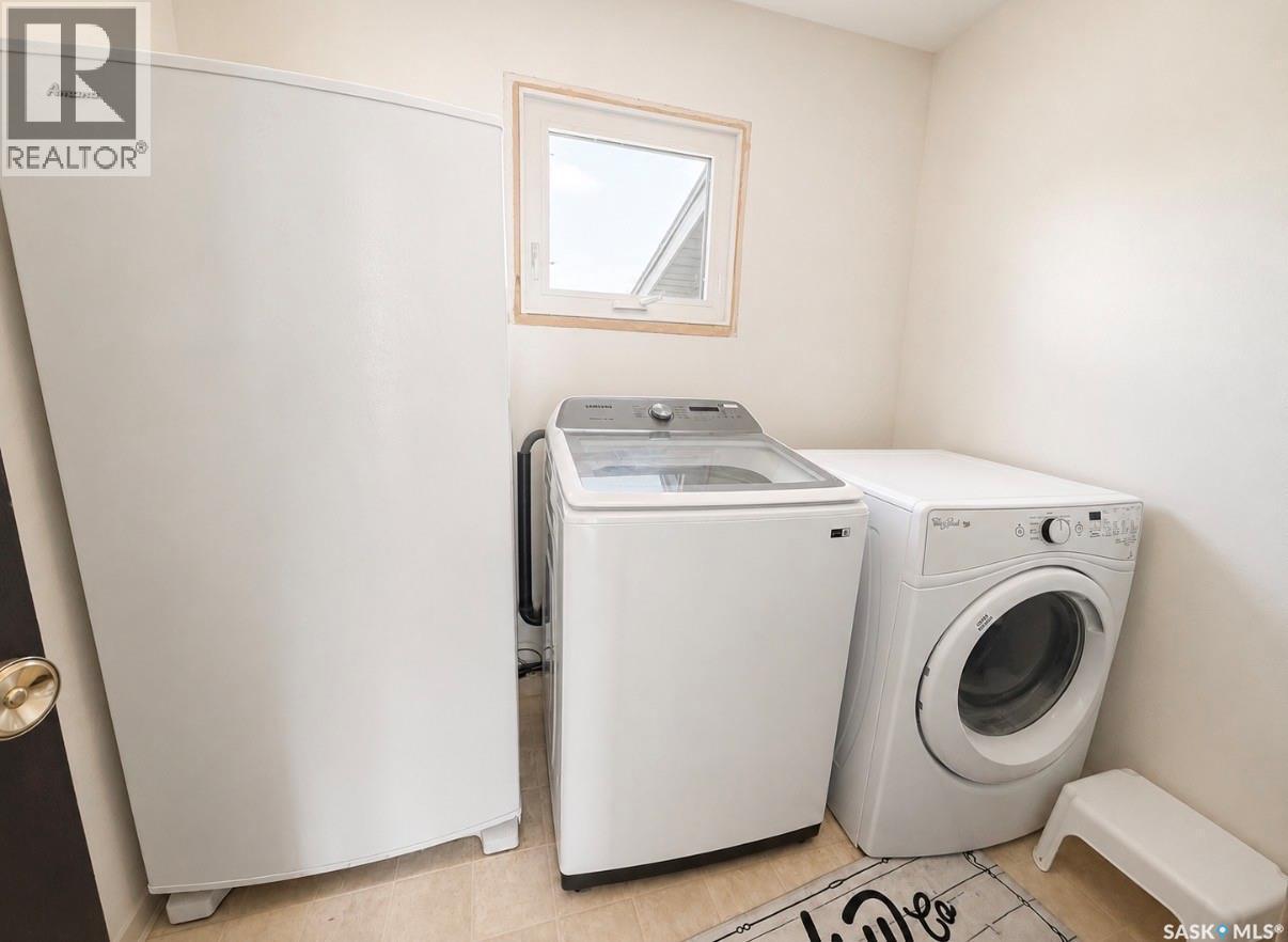 105 5th Avenue Property Photo 16