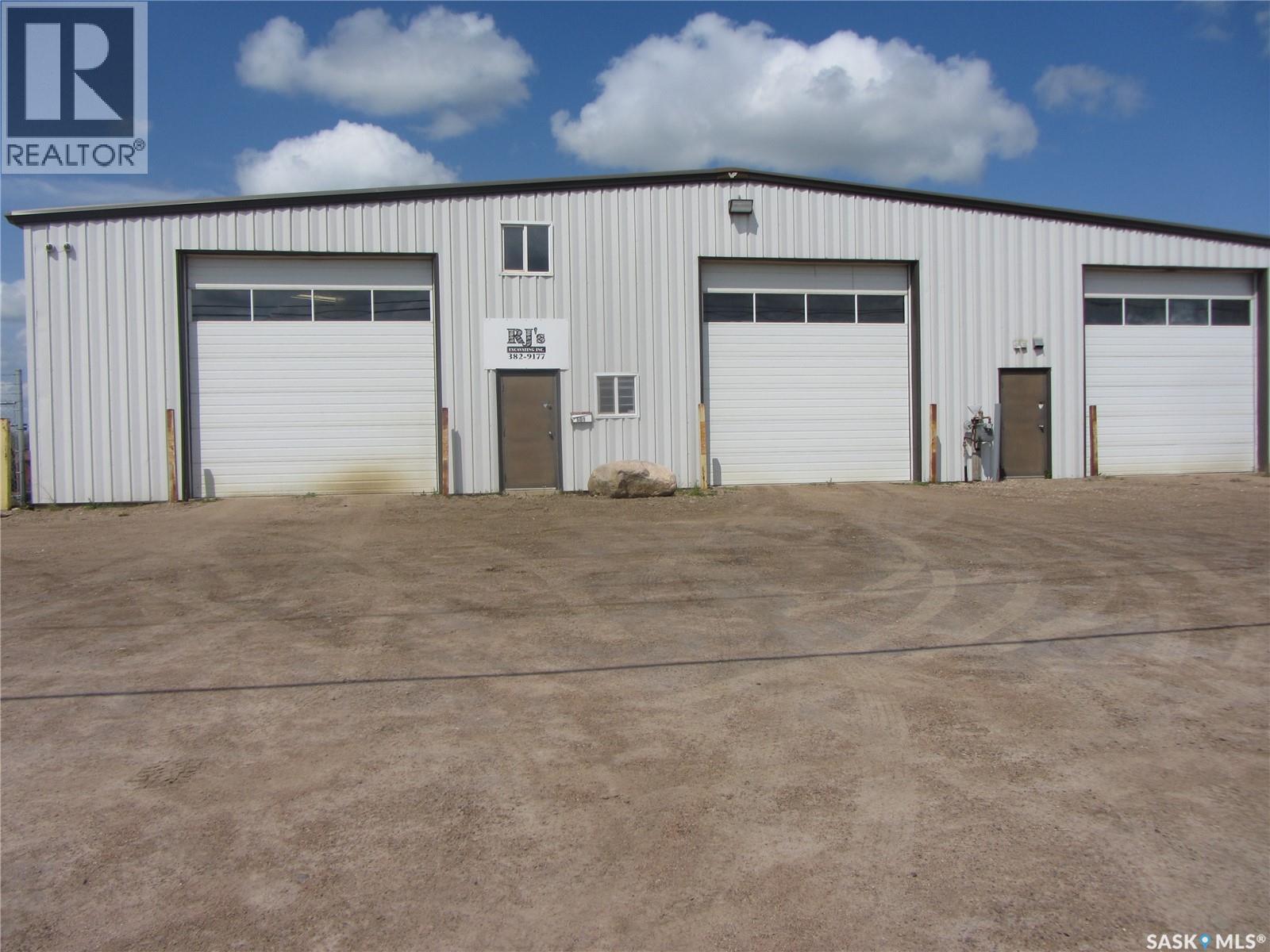 501 9th Street N Property Photo 1