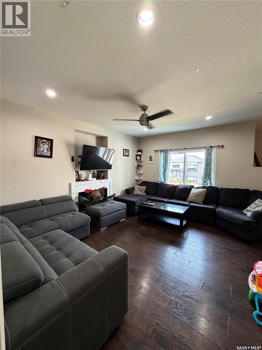 418 Ells Way Property Photo 3