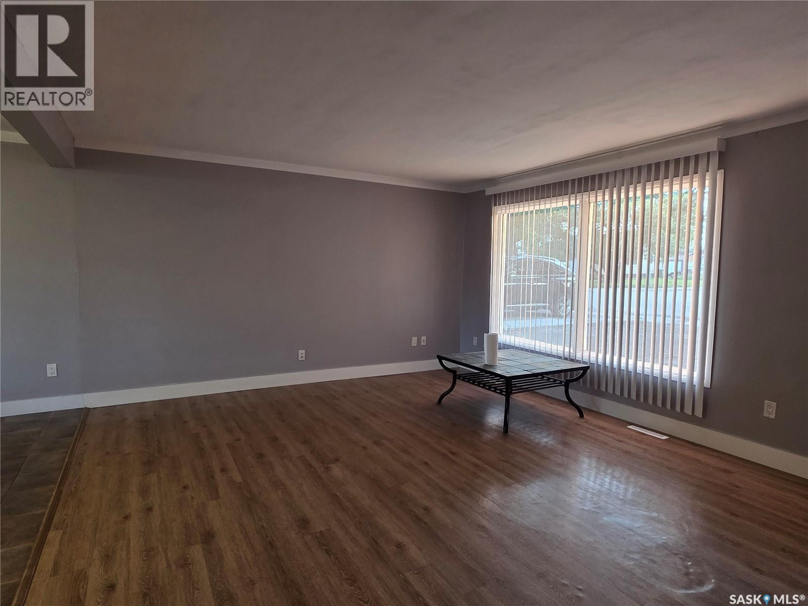 333 Elphinstone Street Property Photo 3