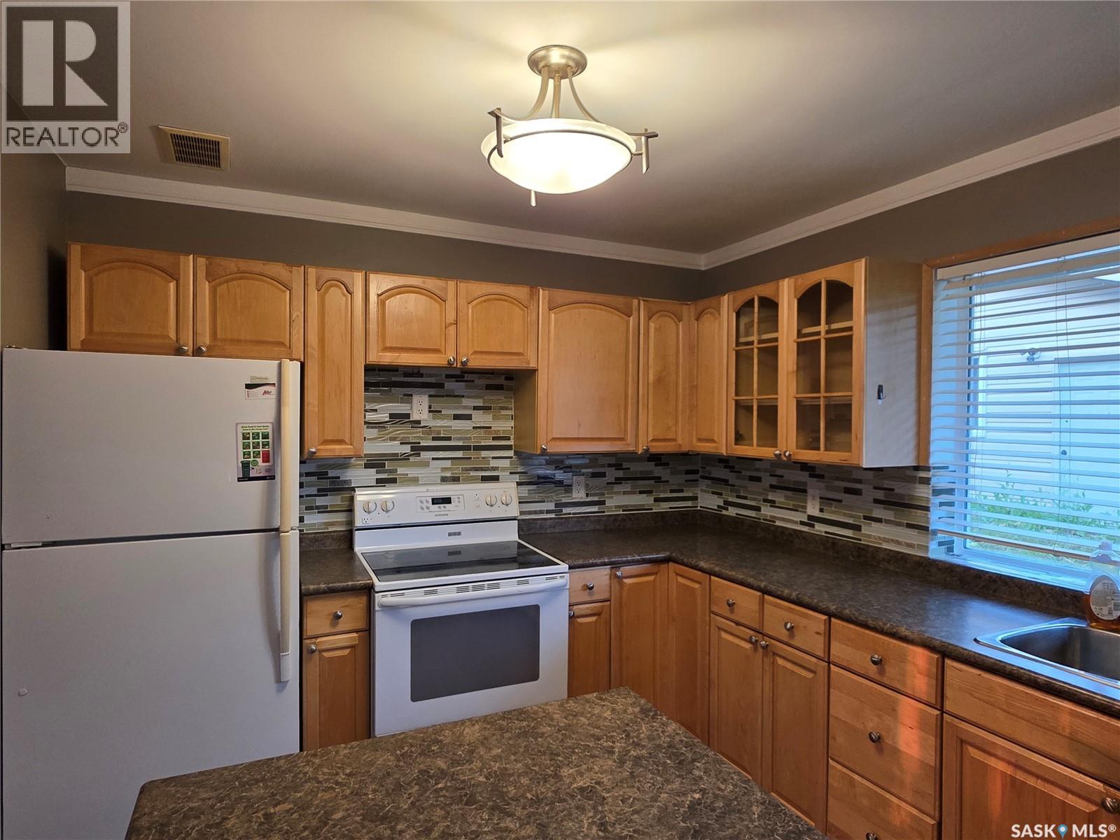 333 Elphinstone Street Property Photo 6